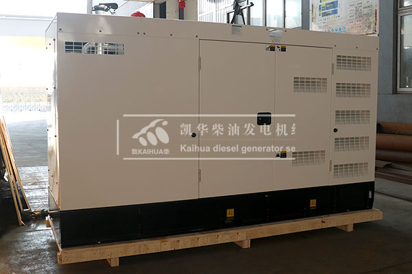 上?？蛻粲嗁徱慌_200kw靜音發(fā)電機組成功出廠
